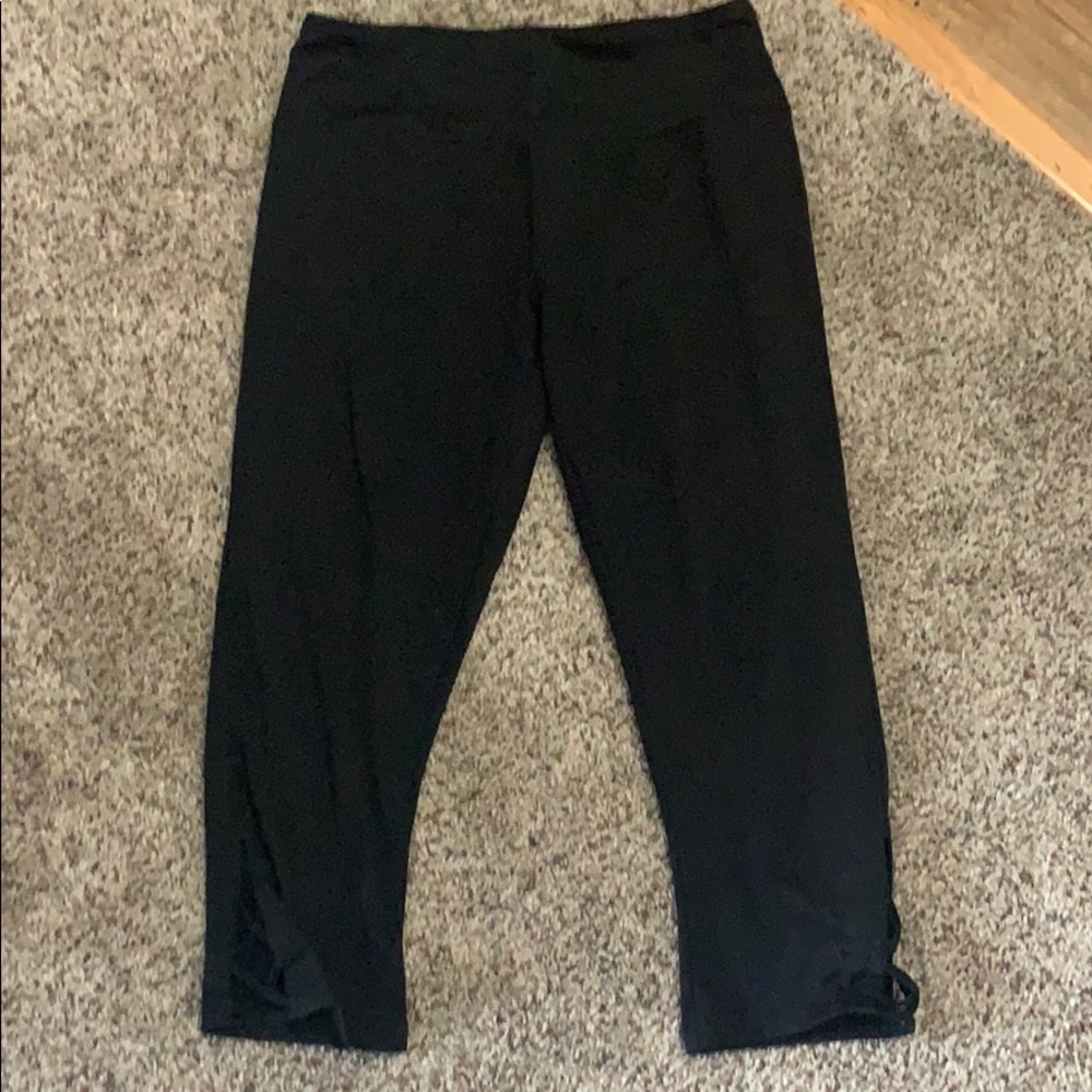 5/$20 Maurices black crop leggings